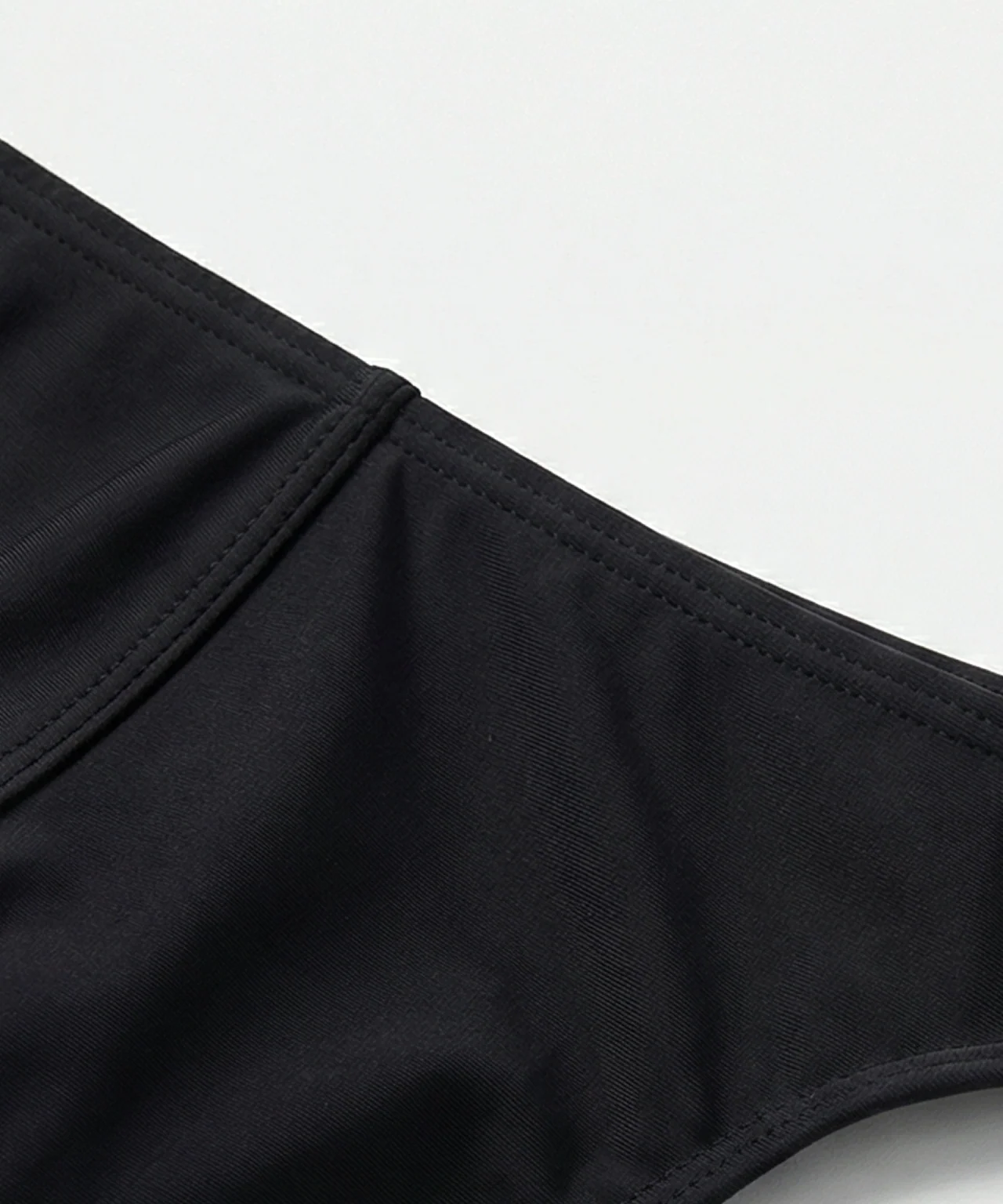 RD Thong Swimwear: Black - Image 4