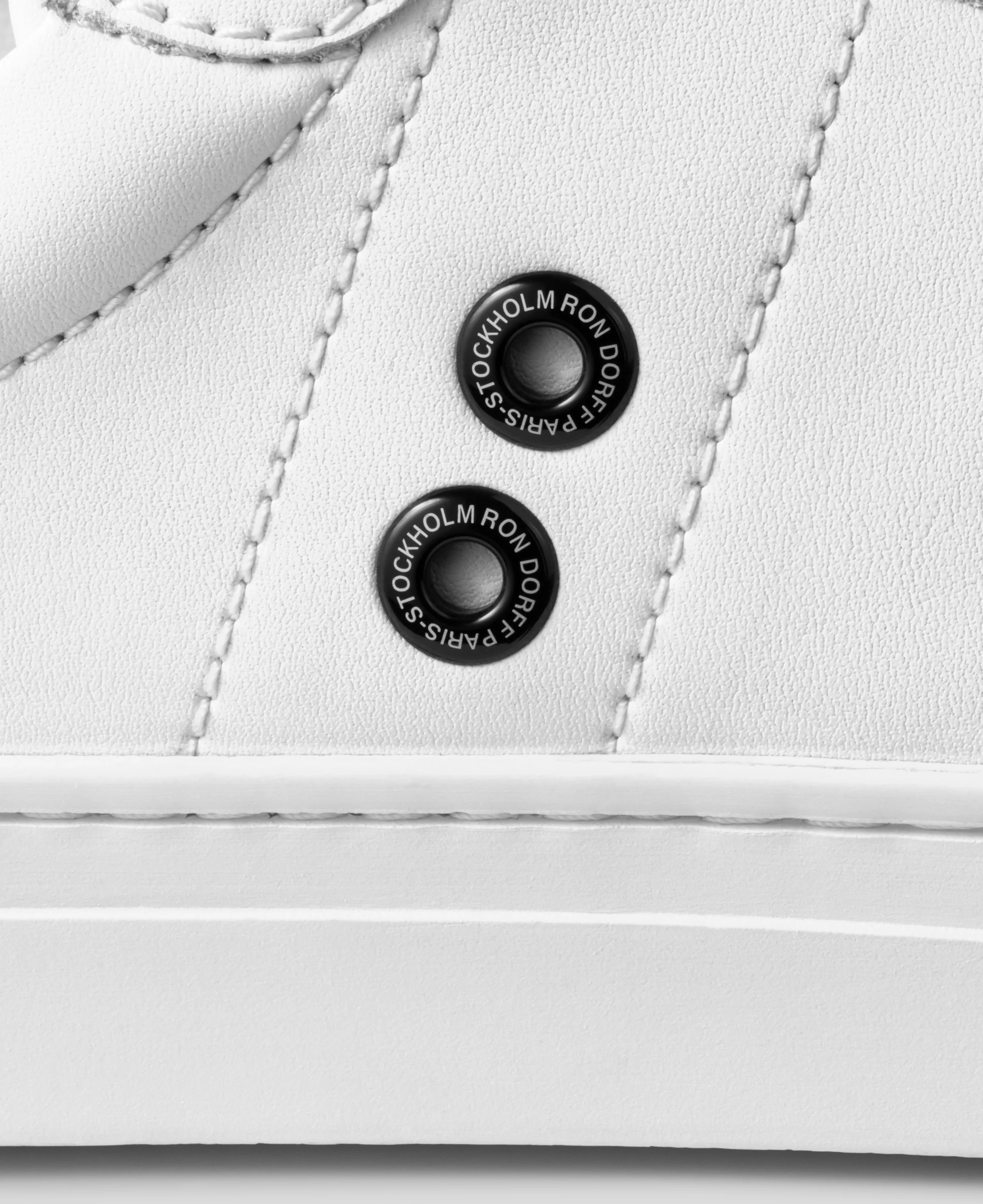 Urban Tennis Shoes: White - Image 4